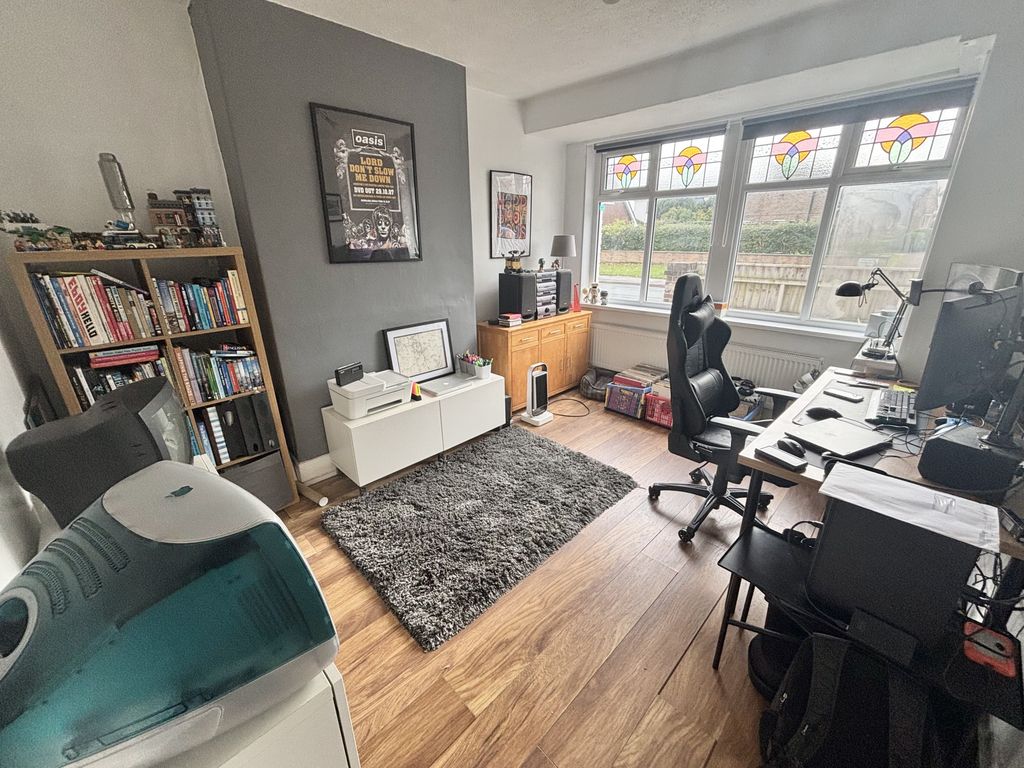 Property photo 2 of 20