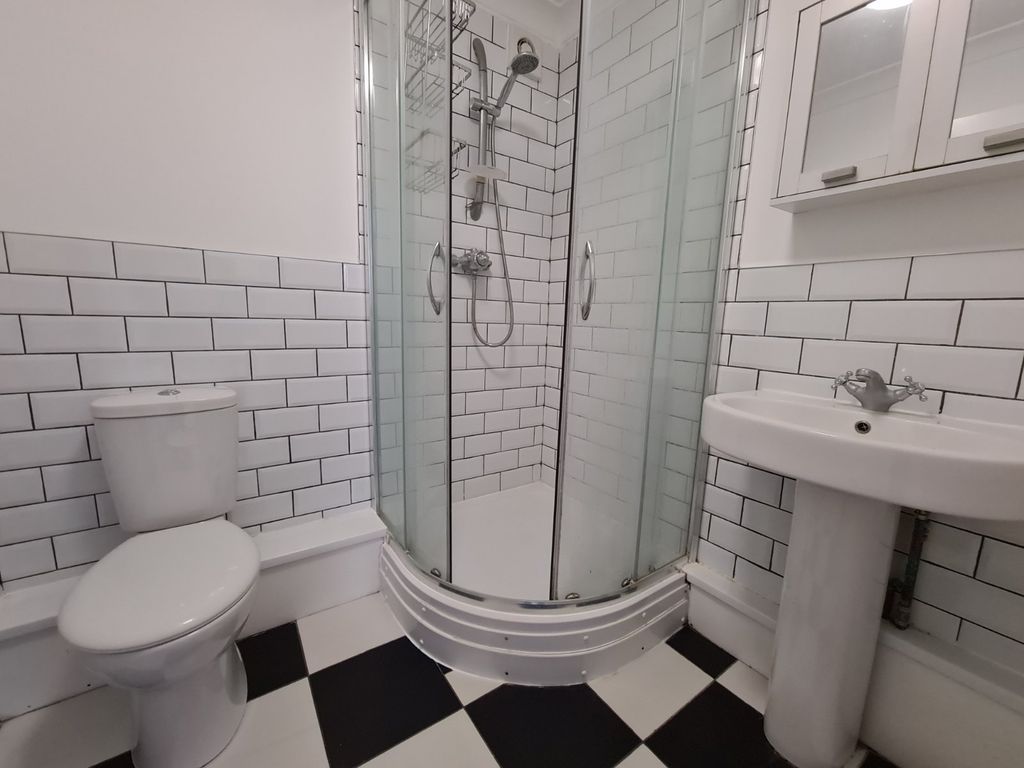 Property photo 3 of 8 Picture No. 13