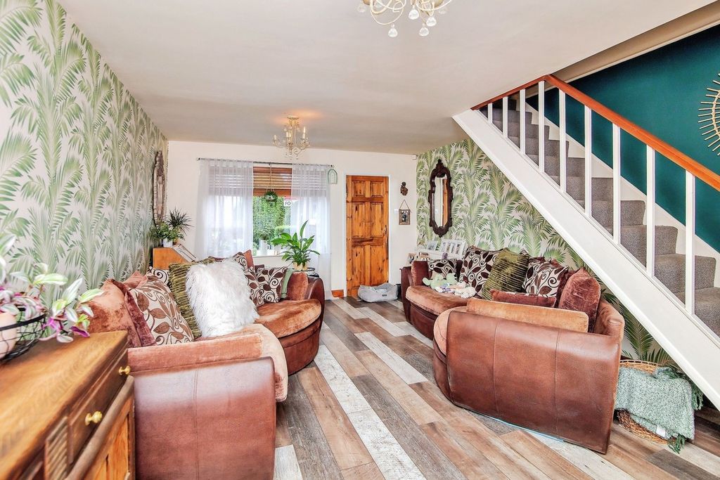 Property photo 2 of 19