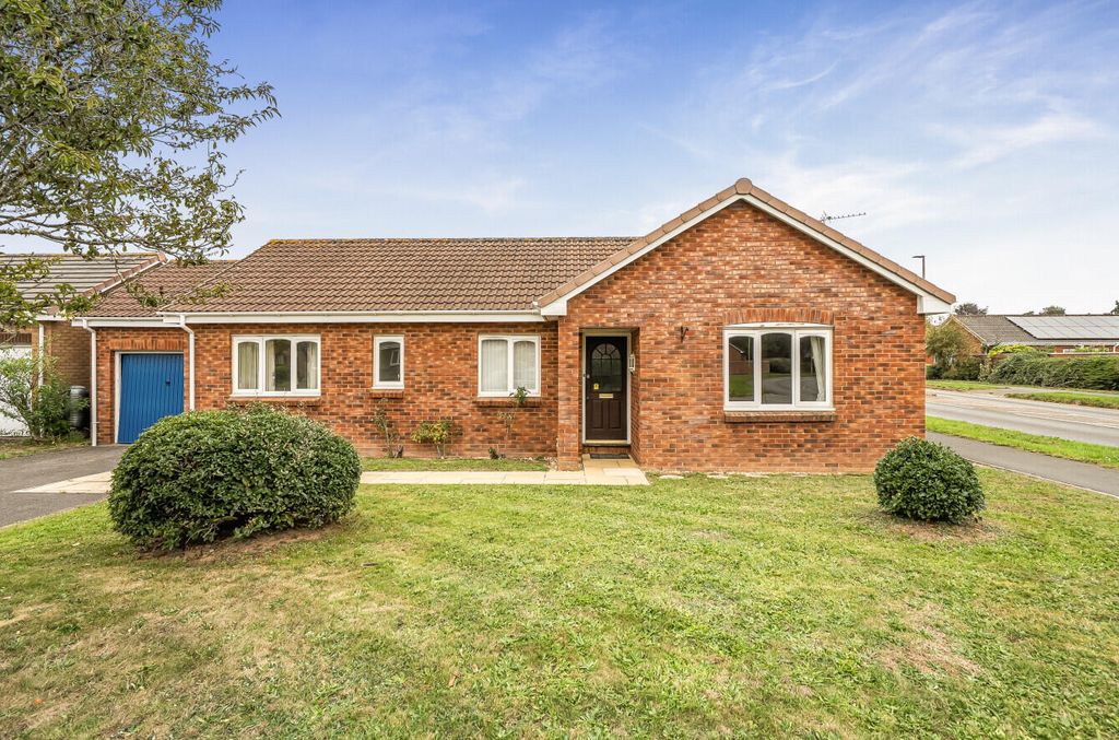 Property photo 1 of 16 Front (Exterior)
