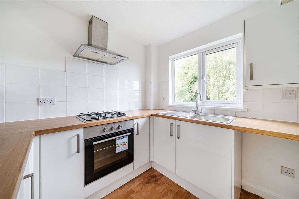 Property photo 3 of 14 Kitchen