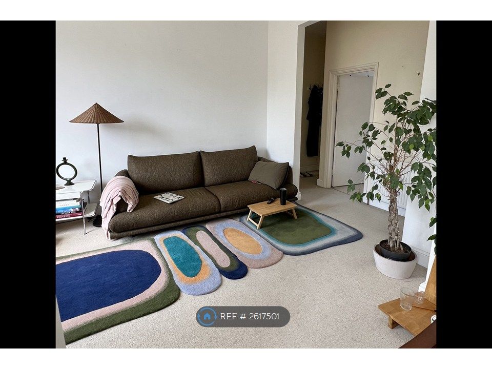 Property photo 2 of 15 Open And Spacious Living Room