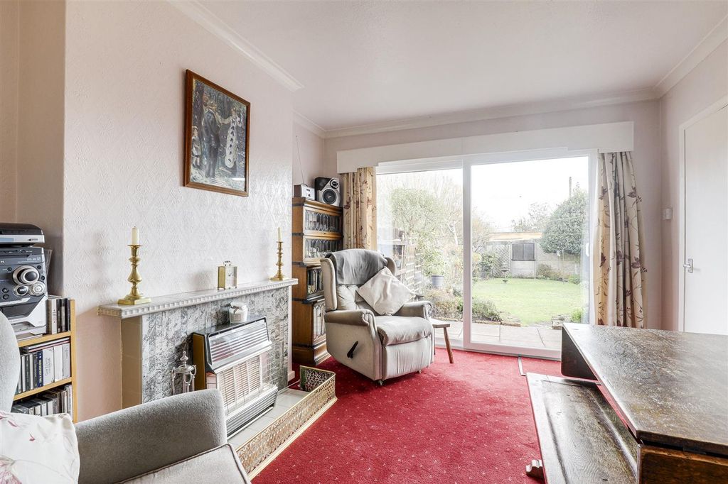 Property photo 3 of 27