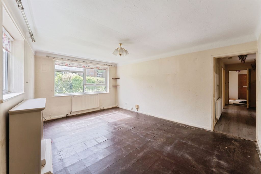 Property photo 3 of 20