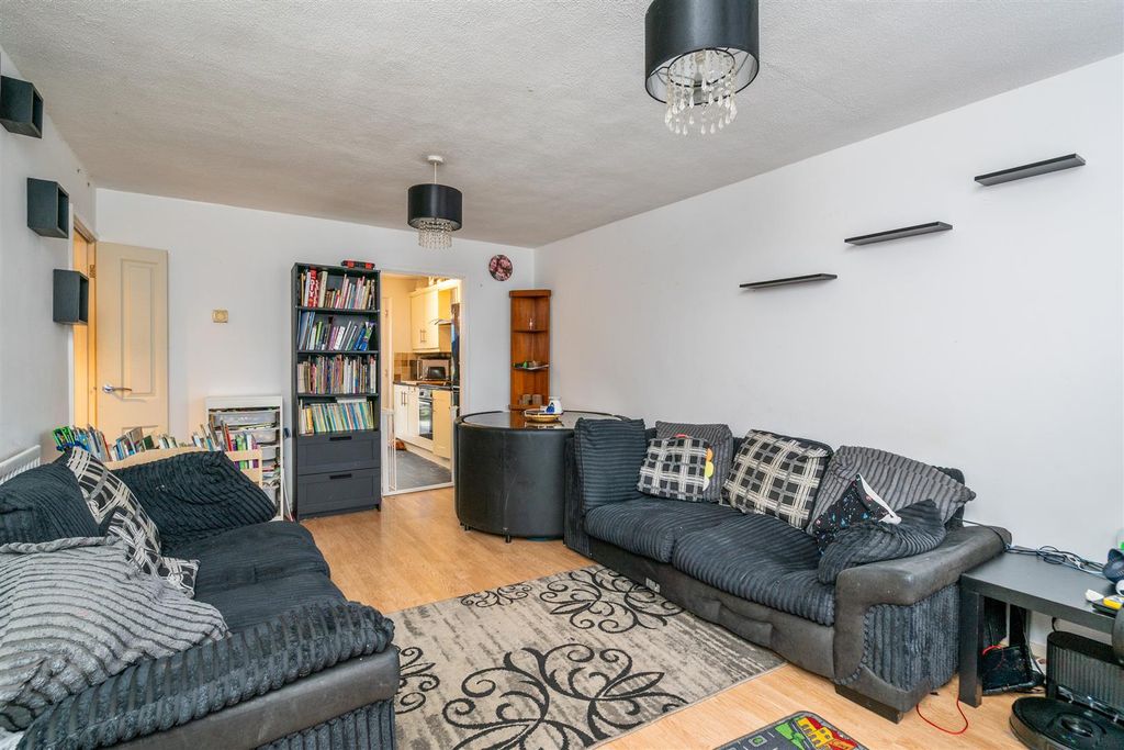 Property photo 3 of 8 26 Merryfield Close_3.Jpg