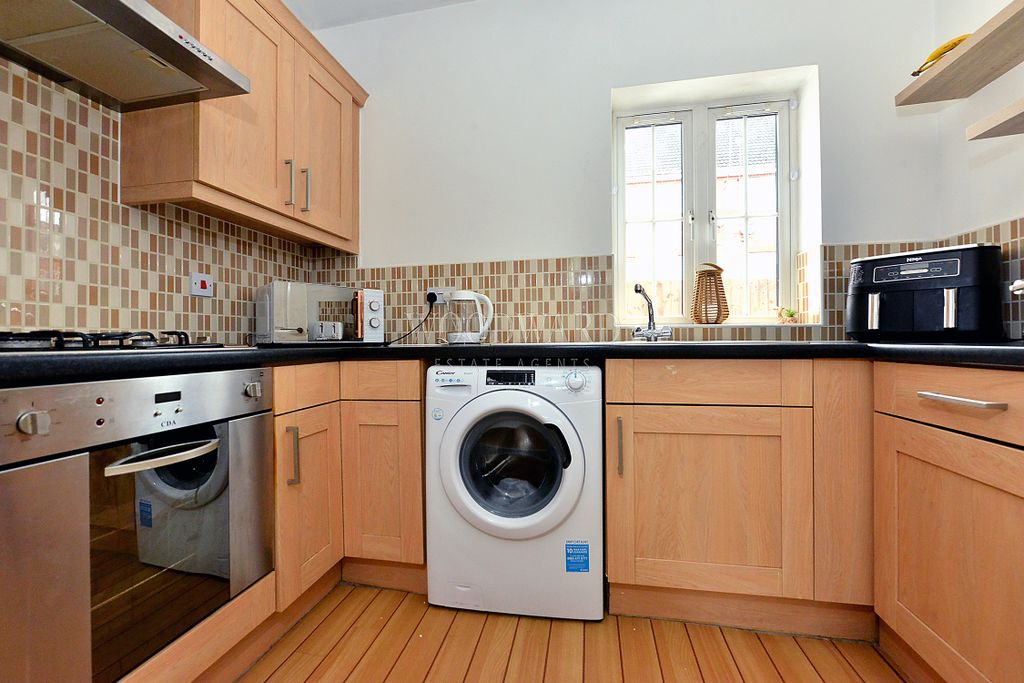 Property photo 3 of 14 Kitchen