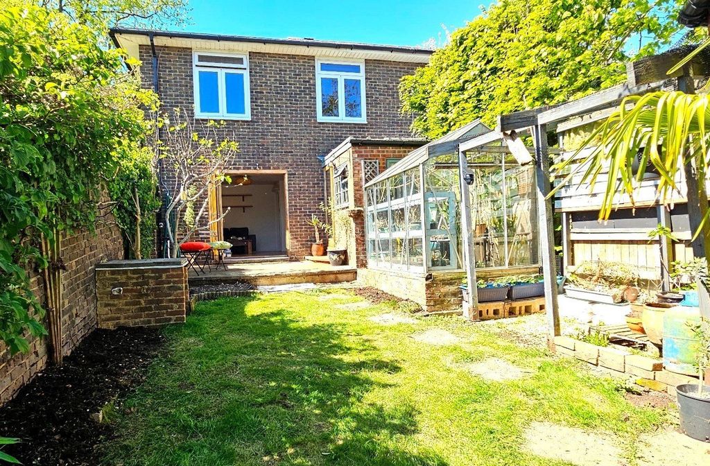 Property photo 2 of 15 Picture No. 36