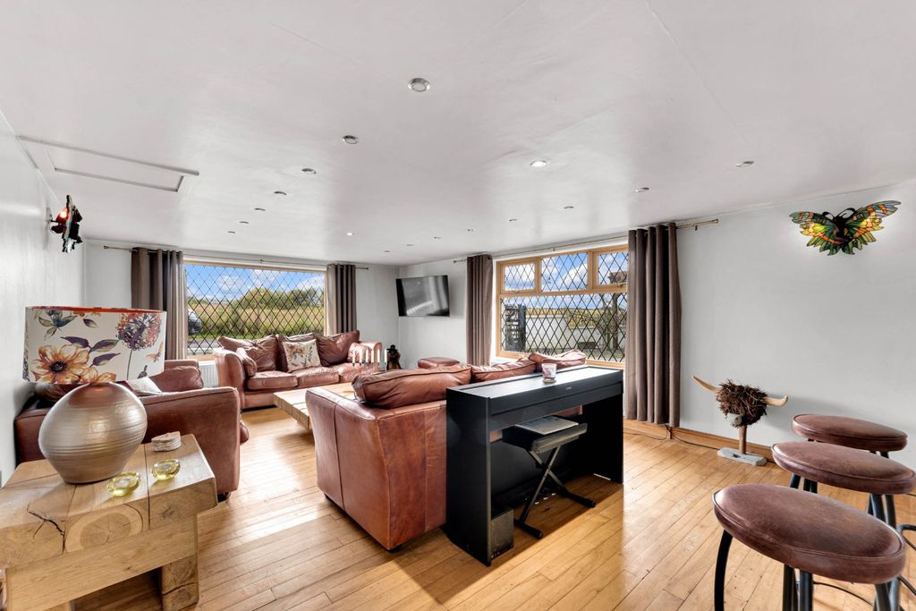 Property photo 3 of 41 3655029