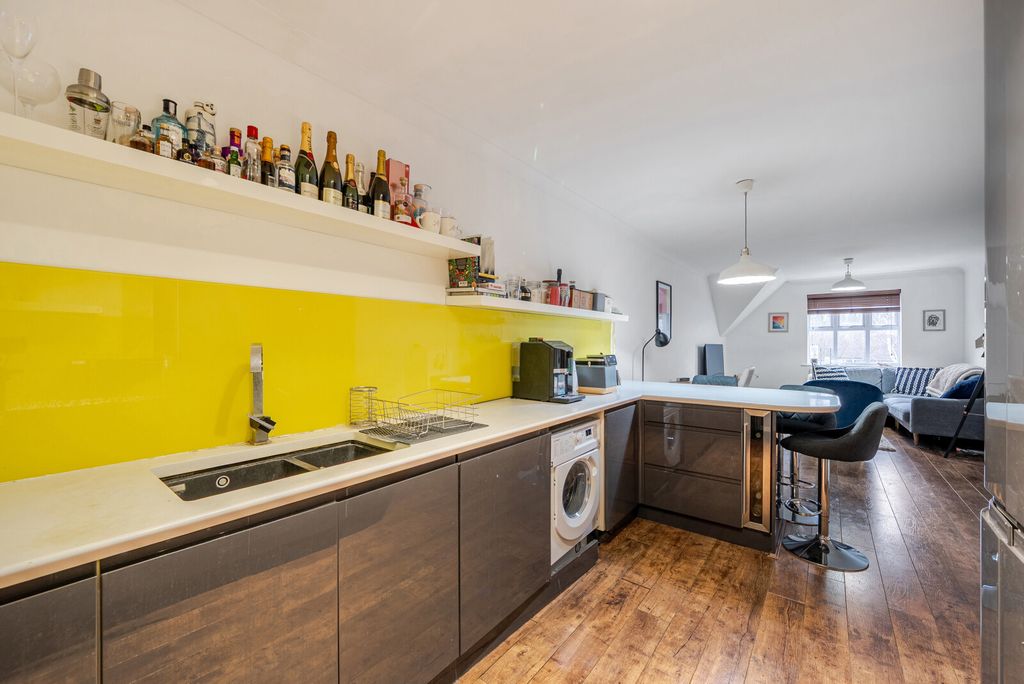 Property photo 3 of 20 1397158-13-6960Fa...