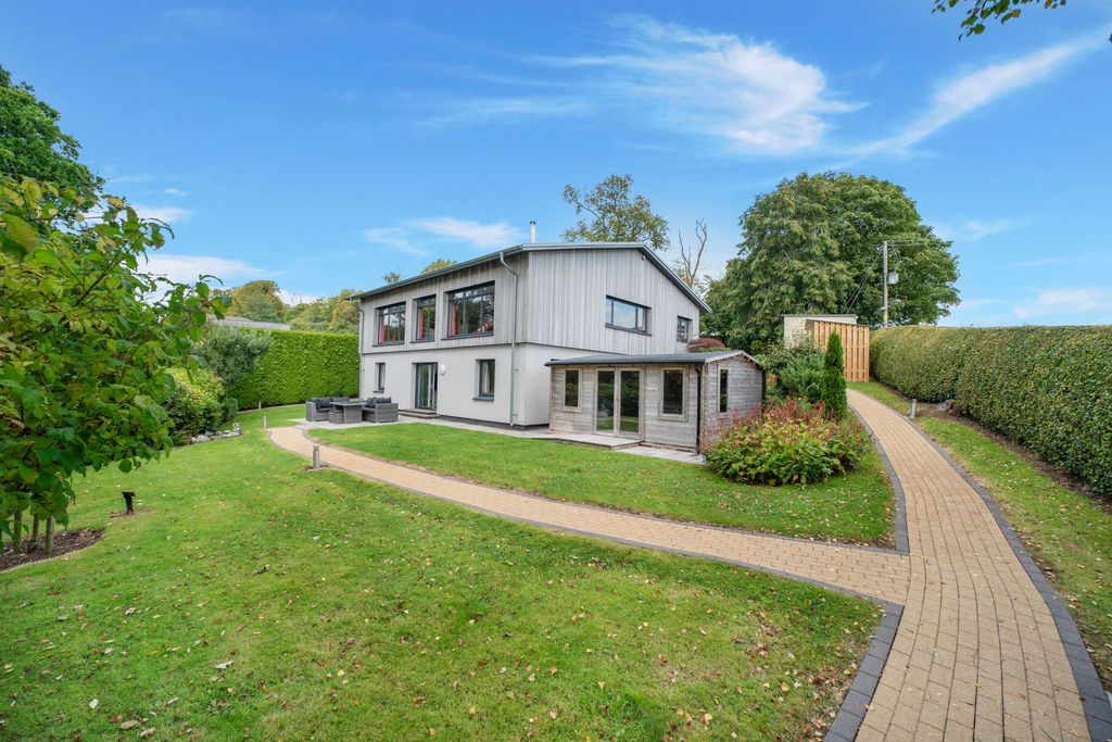 Property photo 1 of 51