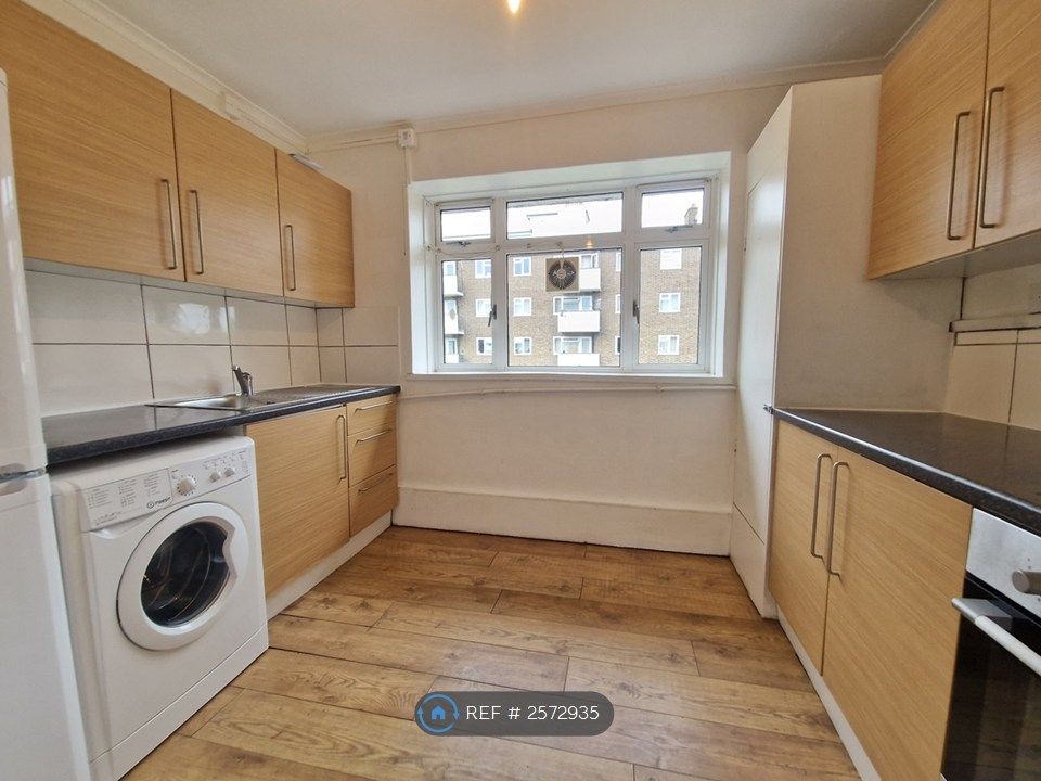 Property photo 2 of 9 Kitchen