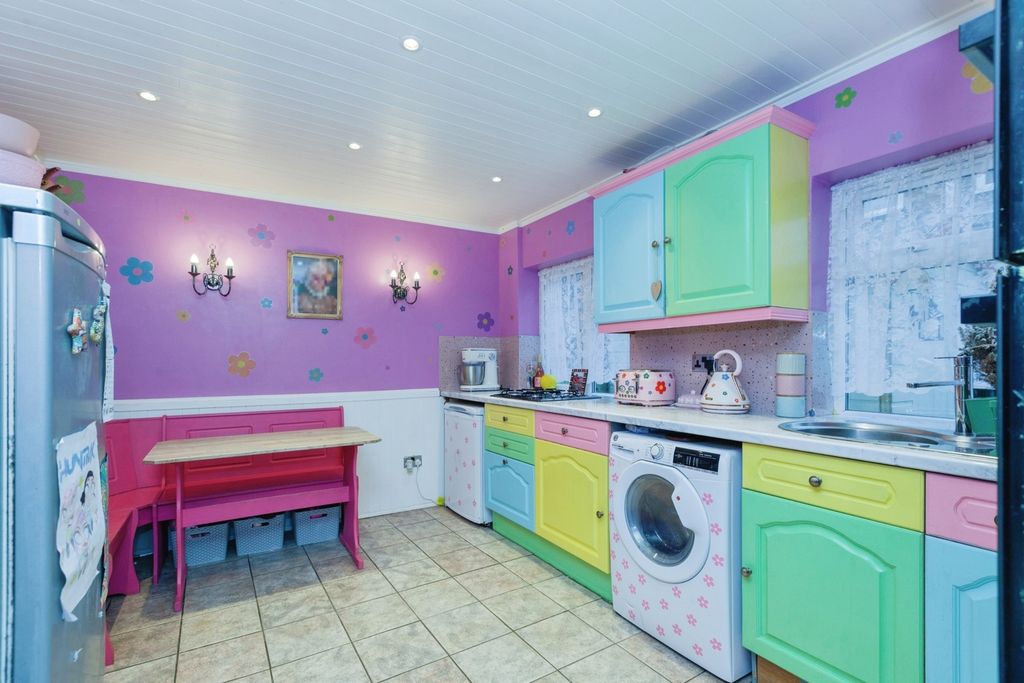 Property photo 3 of 18 Pbox-Img.Jpg