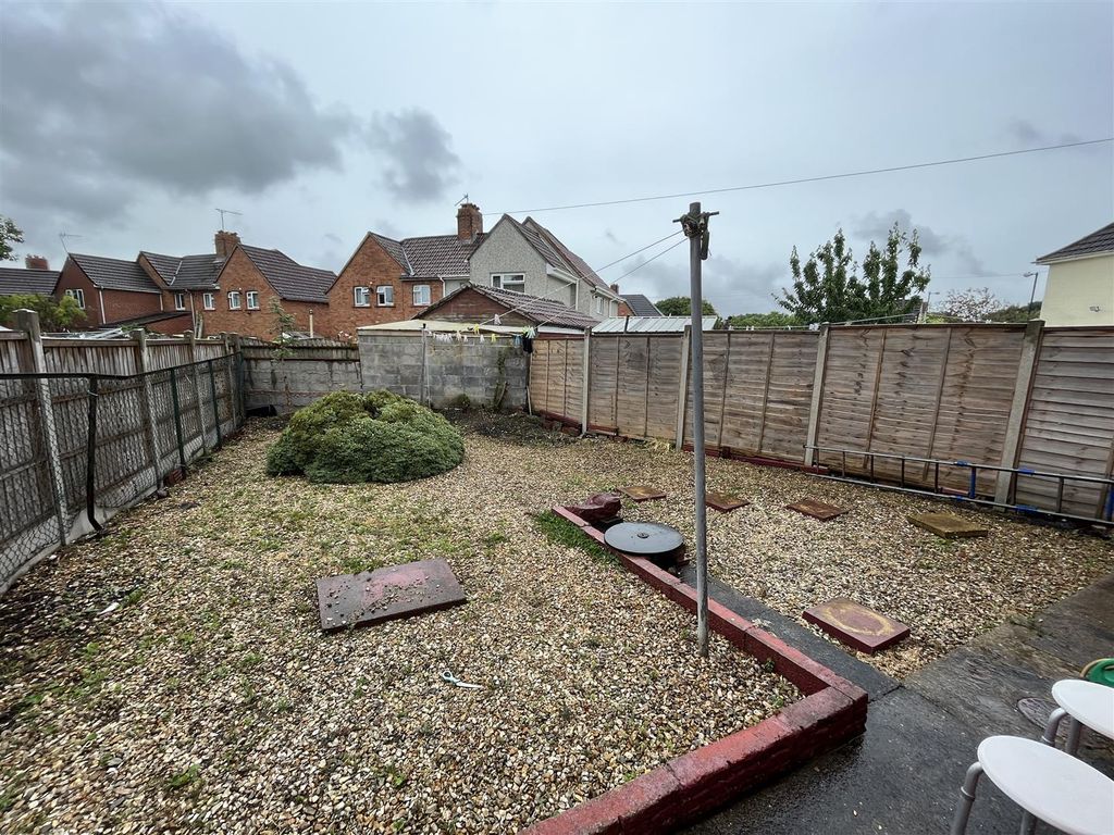 Property photo 2 of 9 Garden.Jpg