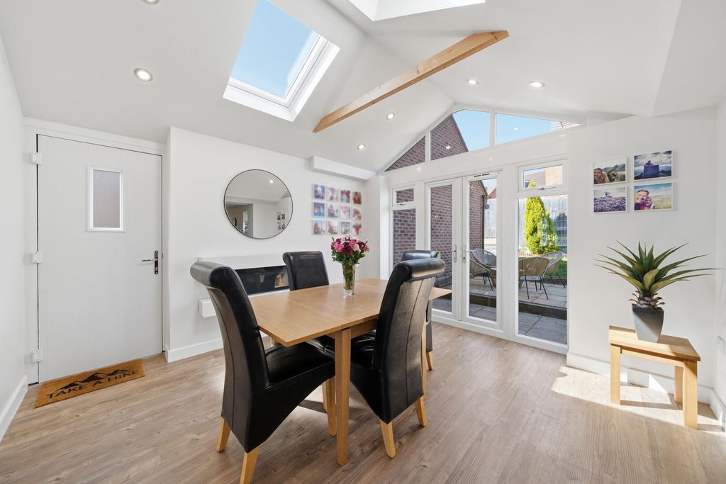 Property photo 3 of 24 Dining Room