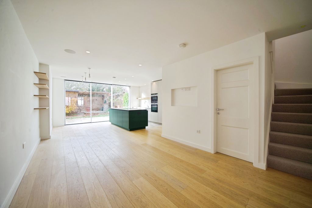 Property photo 2 of 28 Photo #2