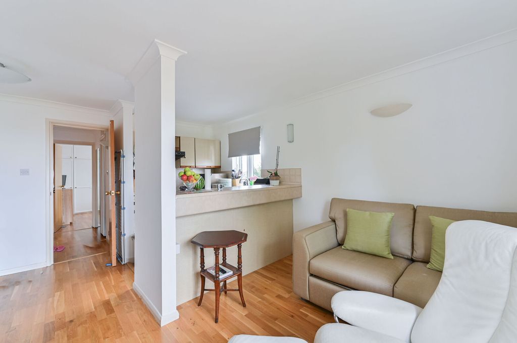 Property photo 1 of 11