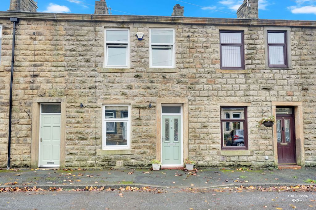 Property photo 2 of 24