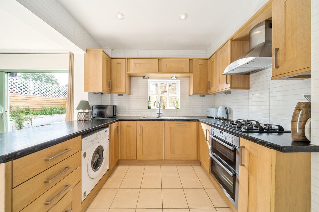 Property photo 2 of 24 1479979-22-6A38Fe...