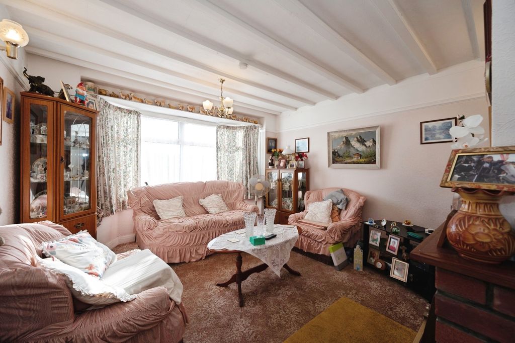 Property photo 2 of 17 Pbox-Img.Jpg