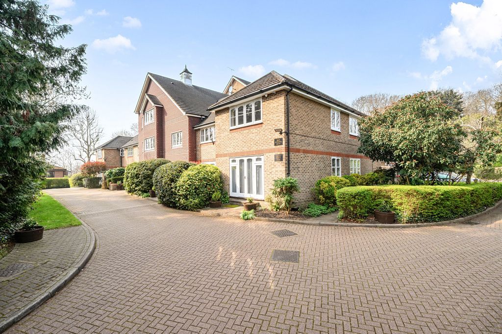 Property photo 1 of 15 1431981-1-69c13F3...