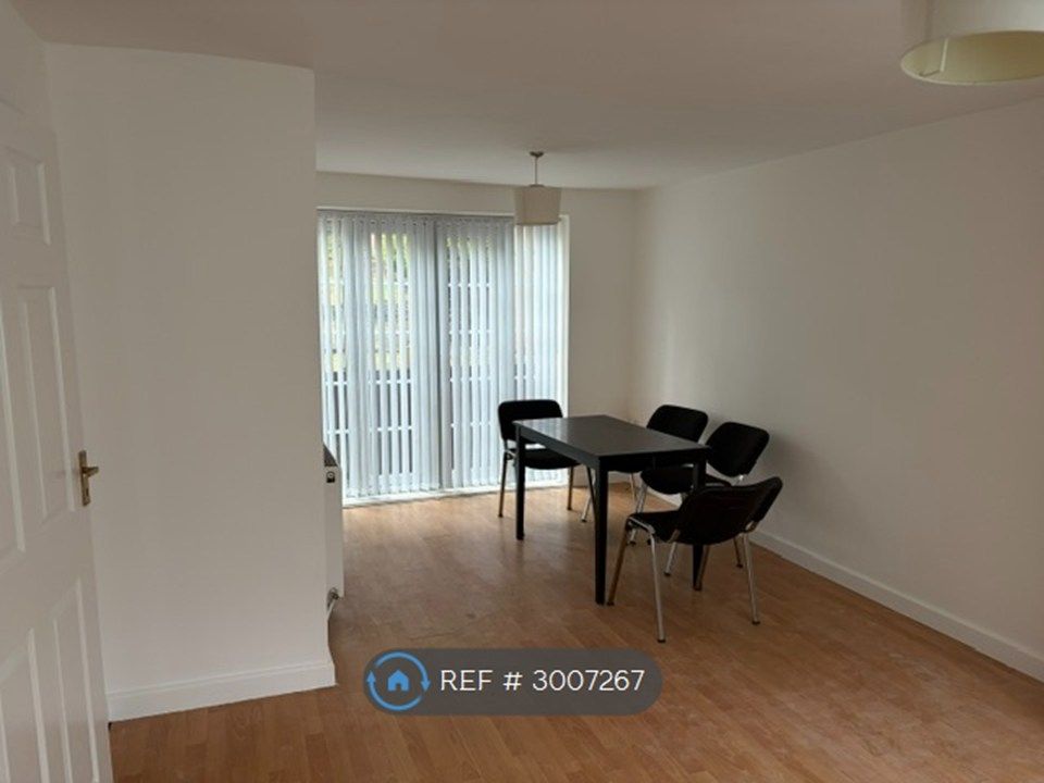 Property photo 3 of 14 Living Room