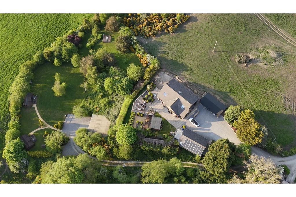 Property photo 1 of 42