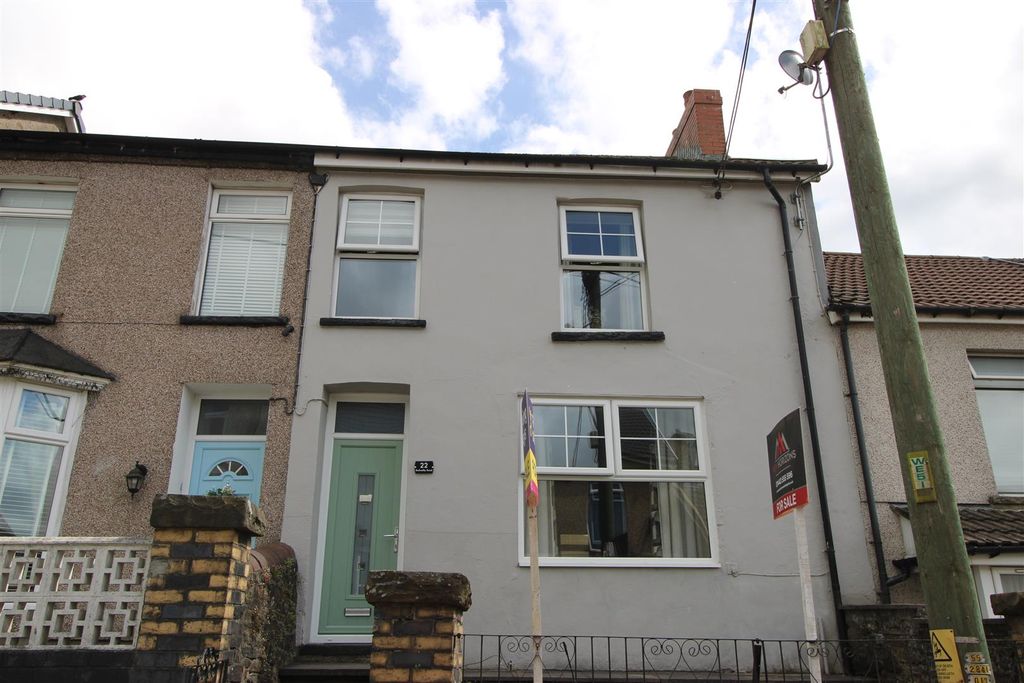 Property photo 1 of 18
