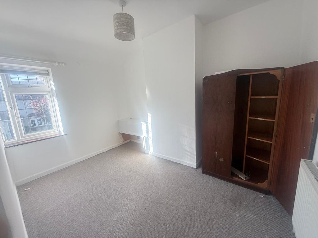 Property photo 3 of 9 Gallery