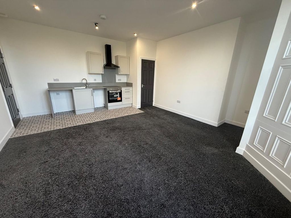 Property photo 3 of 8 Tempimagerzfhsv.Jpg