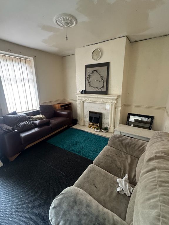 Property photo 2 of 7 E2d28309-Ac2F-4Bbf-8379-14d7Cb95Bc79