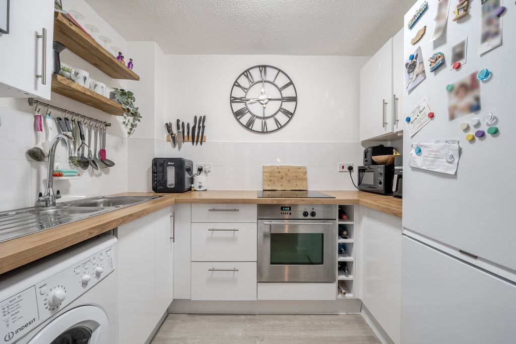 Property photo 3 of 10 Picture No. 05