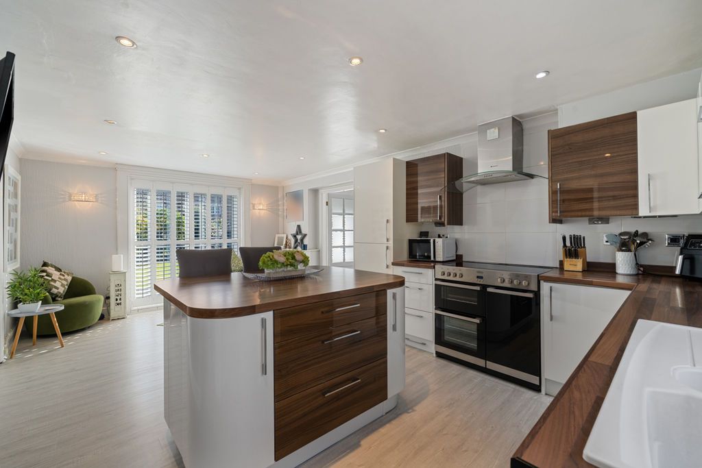 Property photo 2 of 21 Photo 6