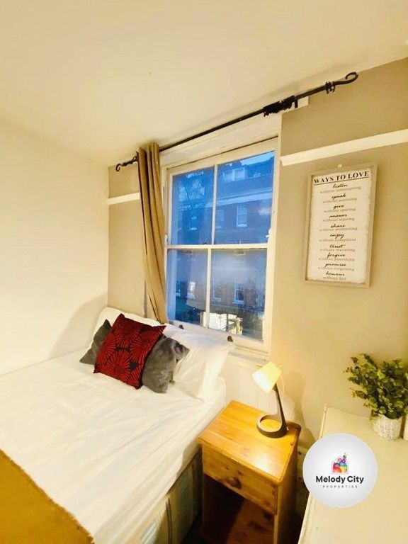 Property photo 3 of 6