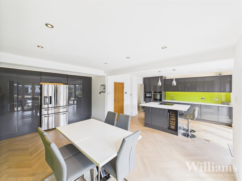 Property photo 2 of 23 Cam02861G0-Pr0417-Still014.Jpg