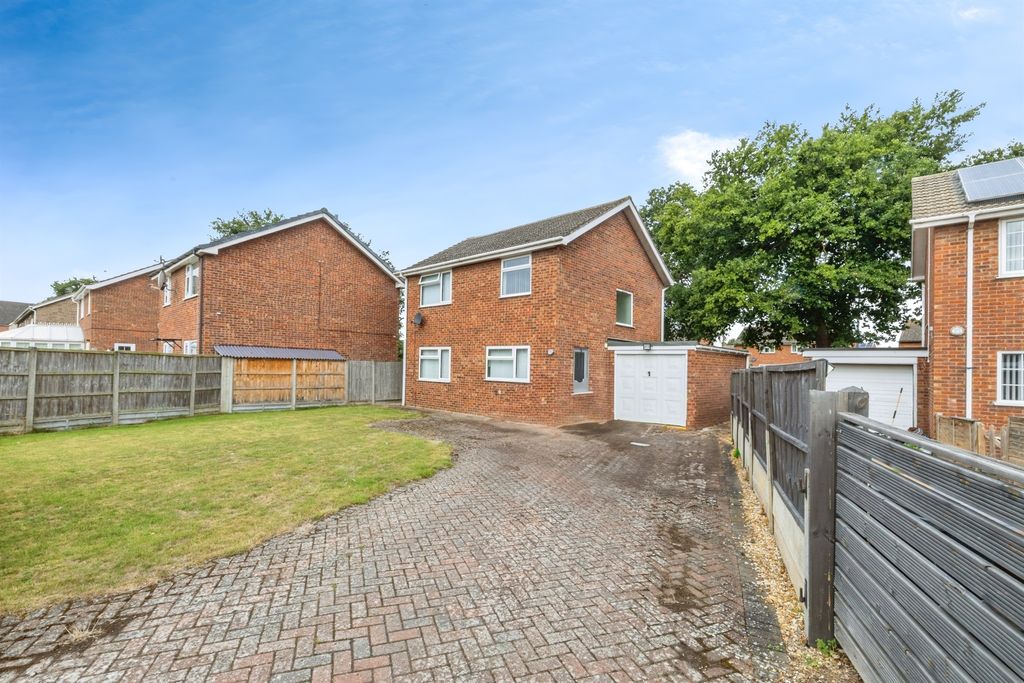 Property photo 2 of 17