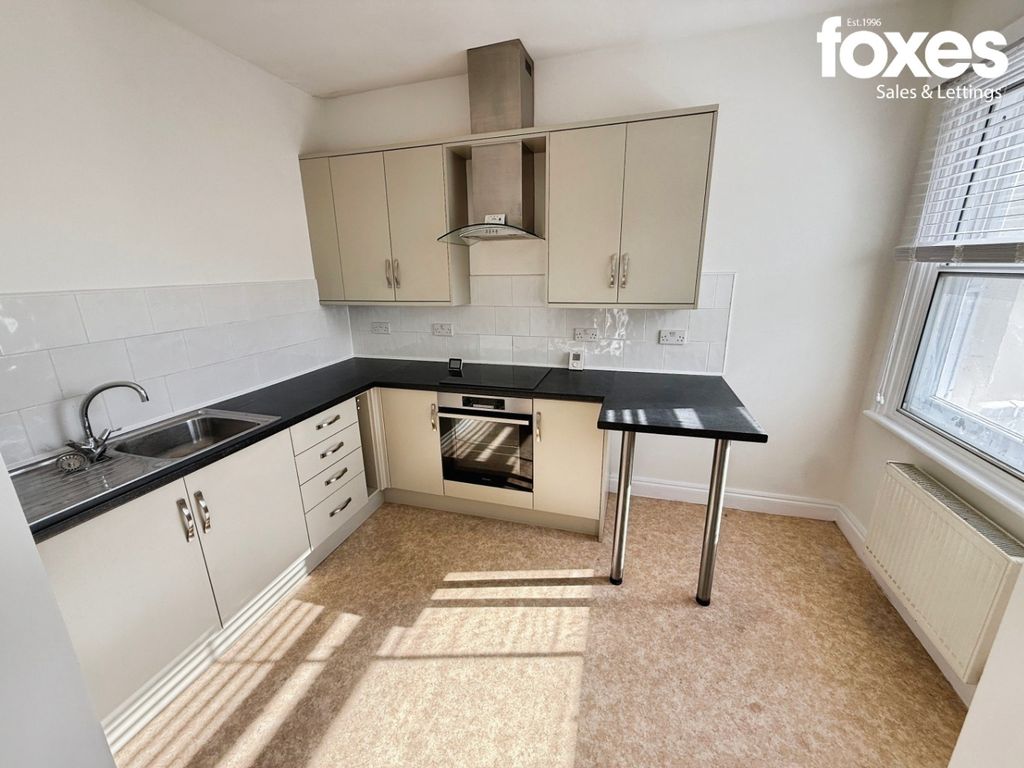 Property photo 3 of 11 4973392