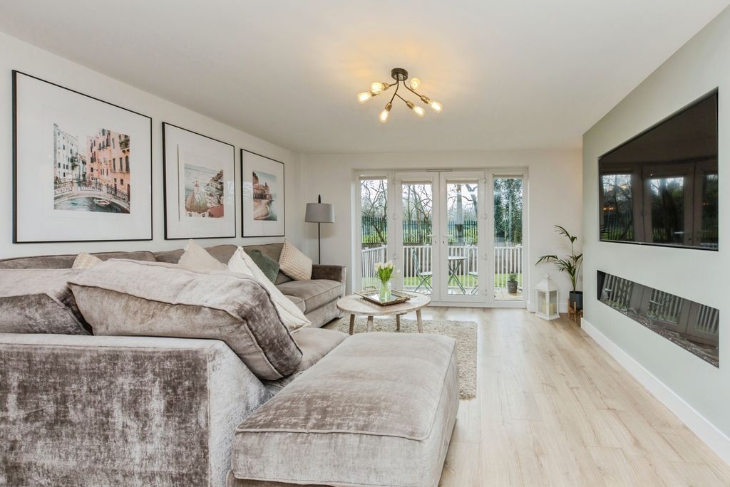 Property photo 2 of 17 Pbox-Img.Jpg