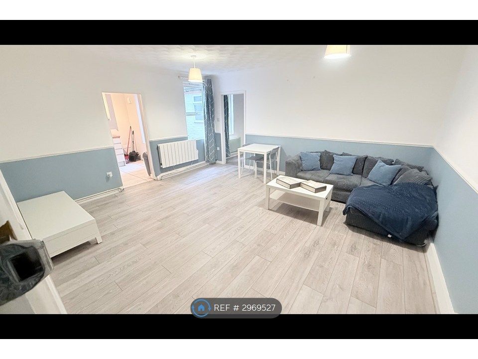 Property photo 2 of 23 Flat 3 Lounge/Diner