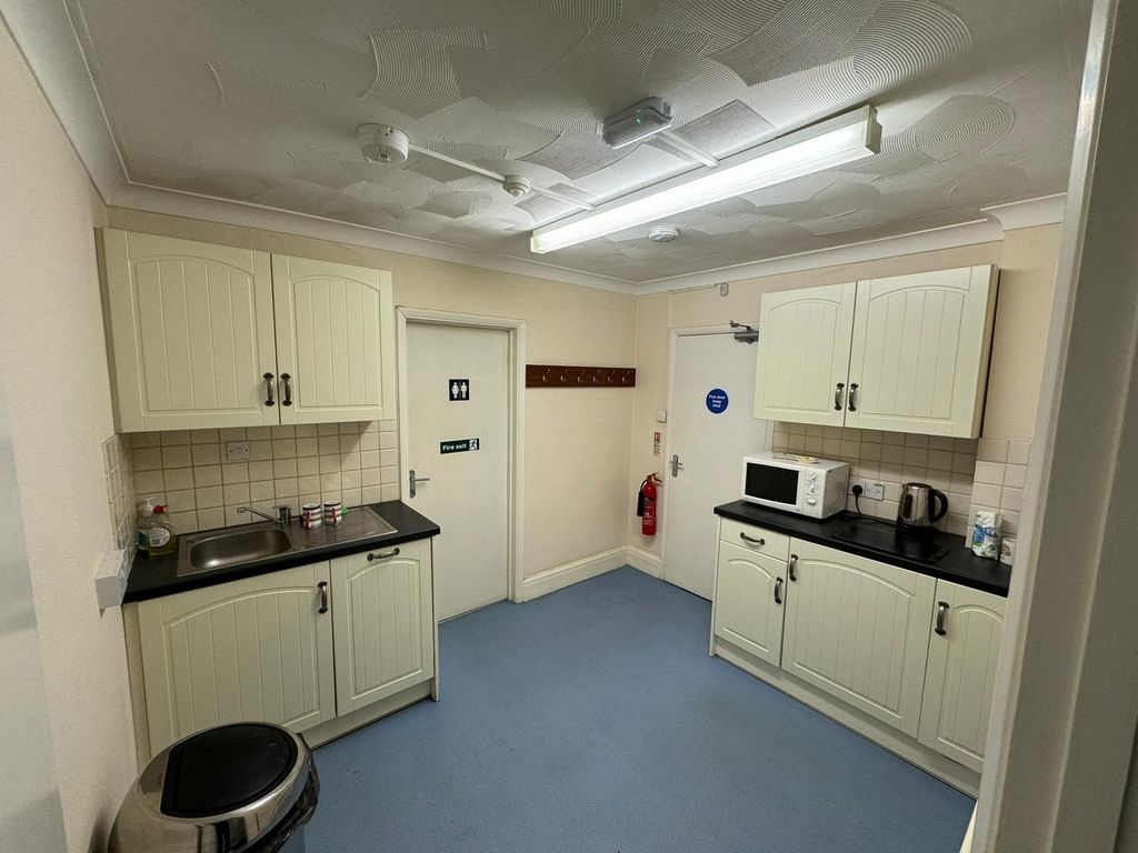 Property photo 2 of 5 Communal Kitchen