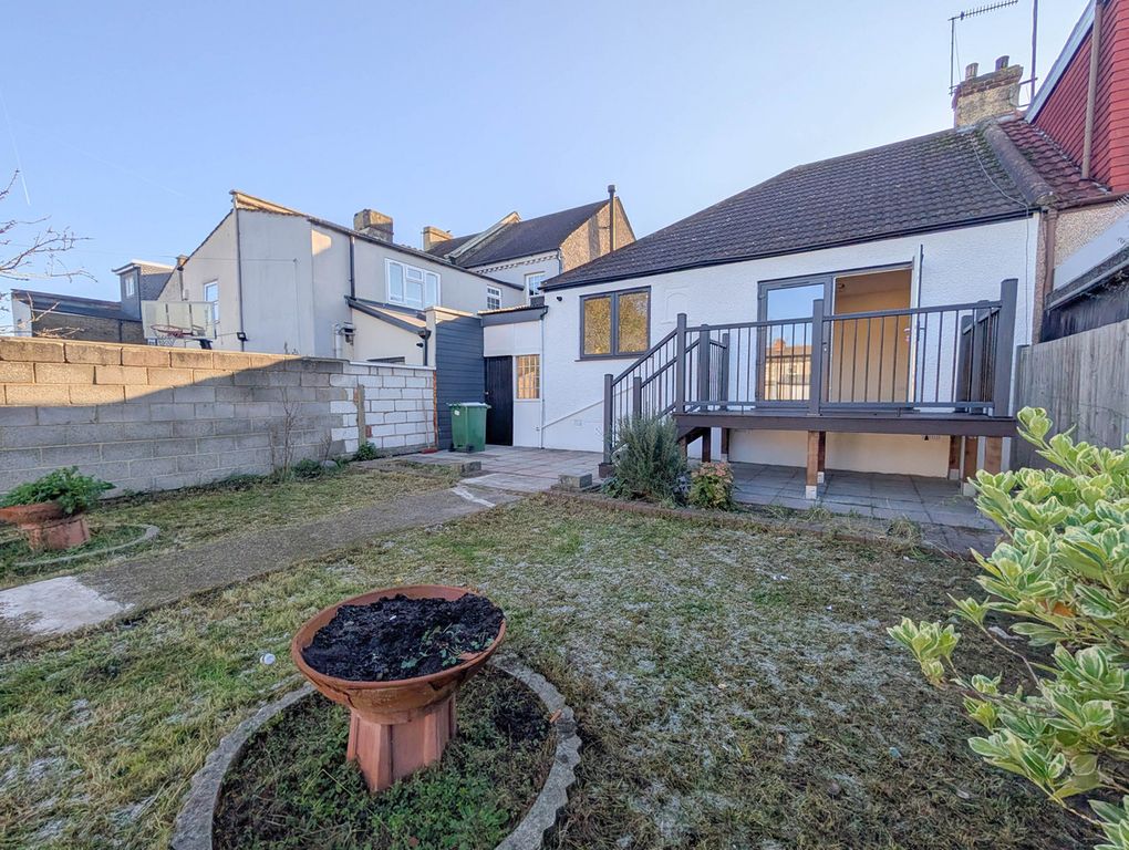 Property photo 1 of 23