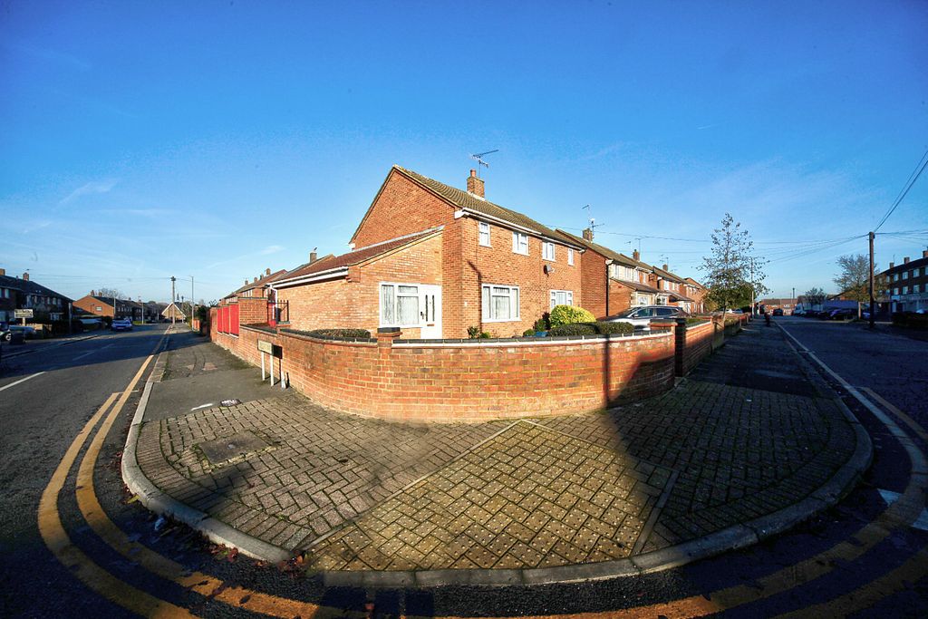 Property photo 2 of 20