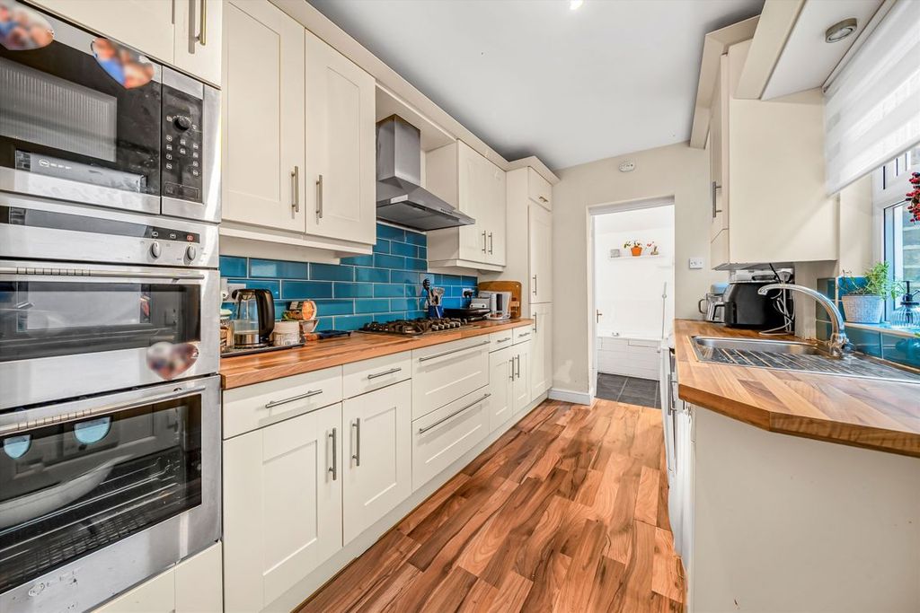 Property photo 3 of 7