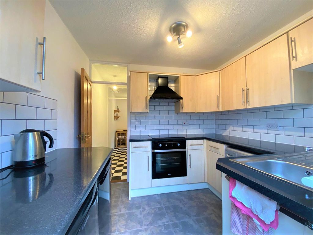 Property photo 3 of 11 Image