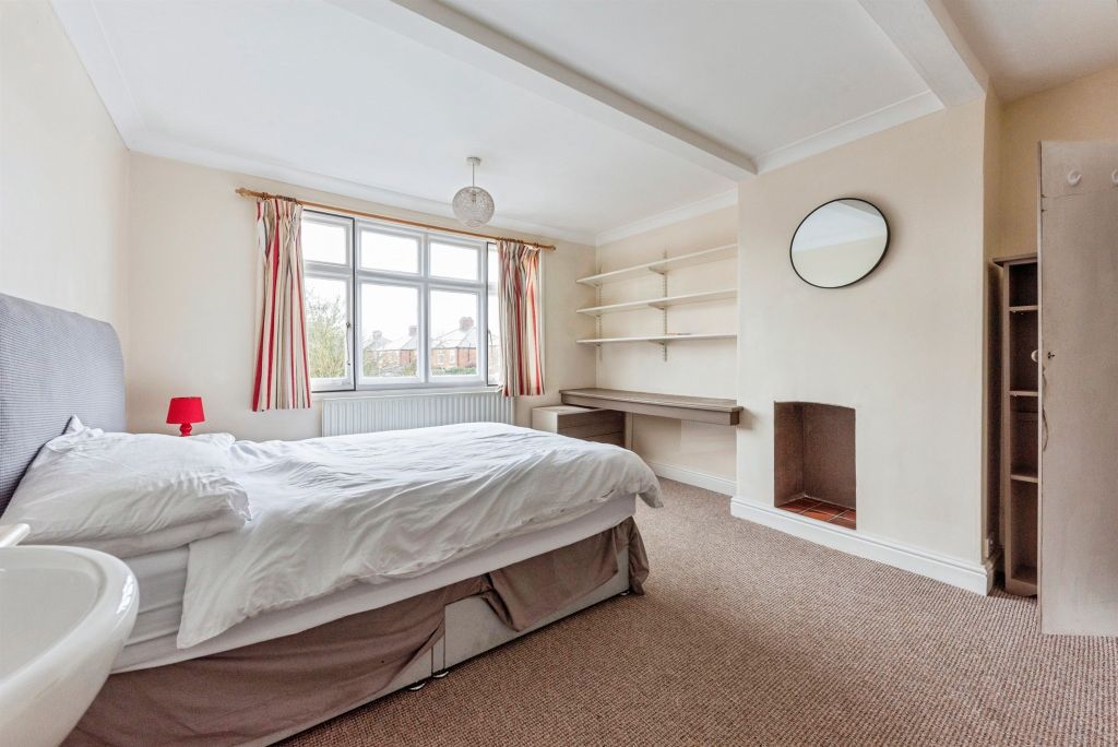 Property photo 2 of 24