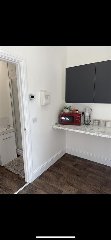 Property photo 2 of 5 P9Skcpusb0-Bilrryx58Sq.Jpg