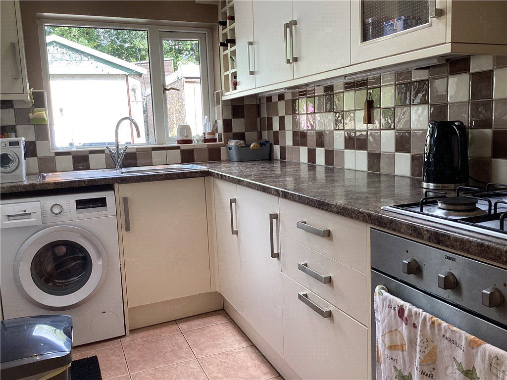 Property photo 3 of 15 Kitchen