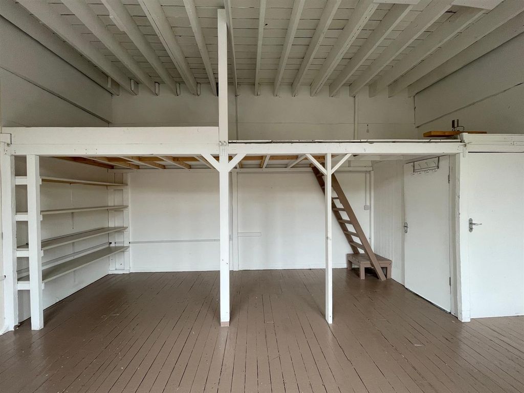 Property photo 2 of 12 1B_Darnleyrd_ (2).Jpg