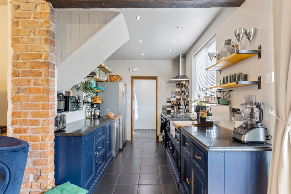 Property photo 2 of 23