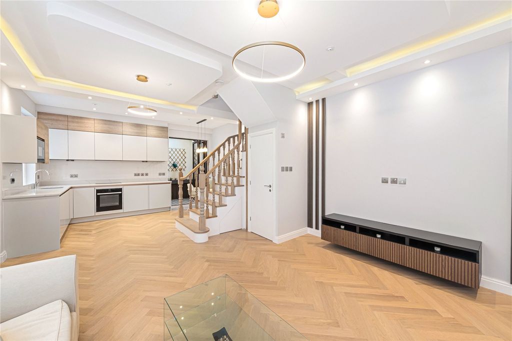 Property photo 3 of 39 Picture No. 05
