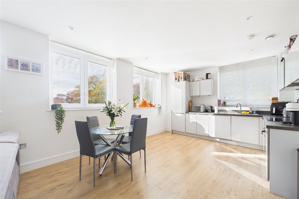 Property photo 2 of 9 Picture No. 11